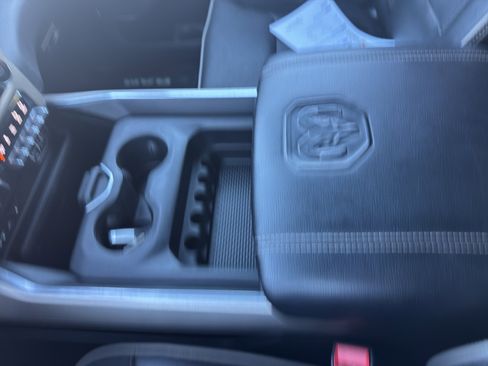 Used 2019 RAM 1500 Laramie AWD/4WD image 28