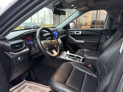 Used 2022 Ford Explorer XLT w/ Equipment Group 202A image 51