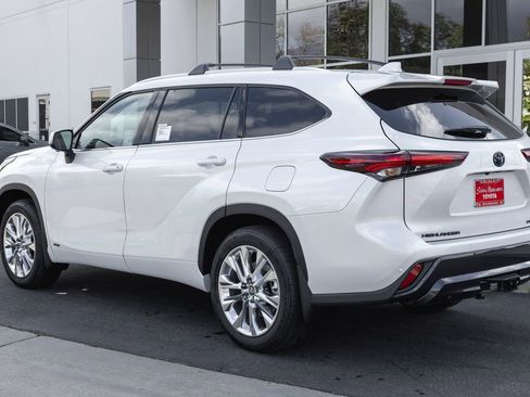 New 2026 Toyota Highlander Limited image 6