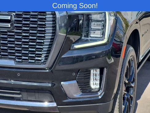 Used 2023 GMC Yukon XL Denali Ultimate AWD/4WD image 10