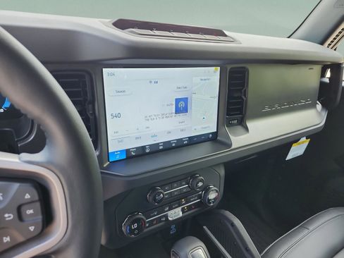 New 2025 Ford Bronco Badlands image 12