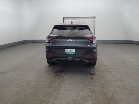 Used 2023 Kia Sportage LX AWD/4WD image 7