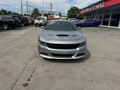 Used 2018 Dodge Charger SXT RWD image 8