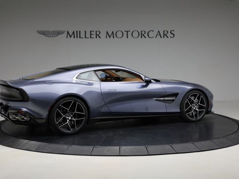 New 2025 Aston Martin Vanquish image 9