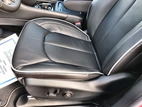 New 2026 Chrysler Pacifica Limited image 12