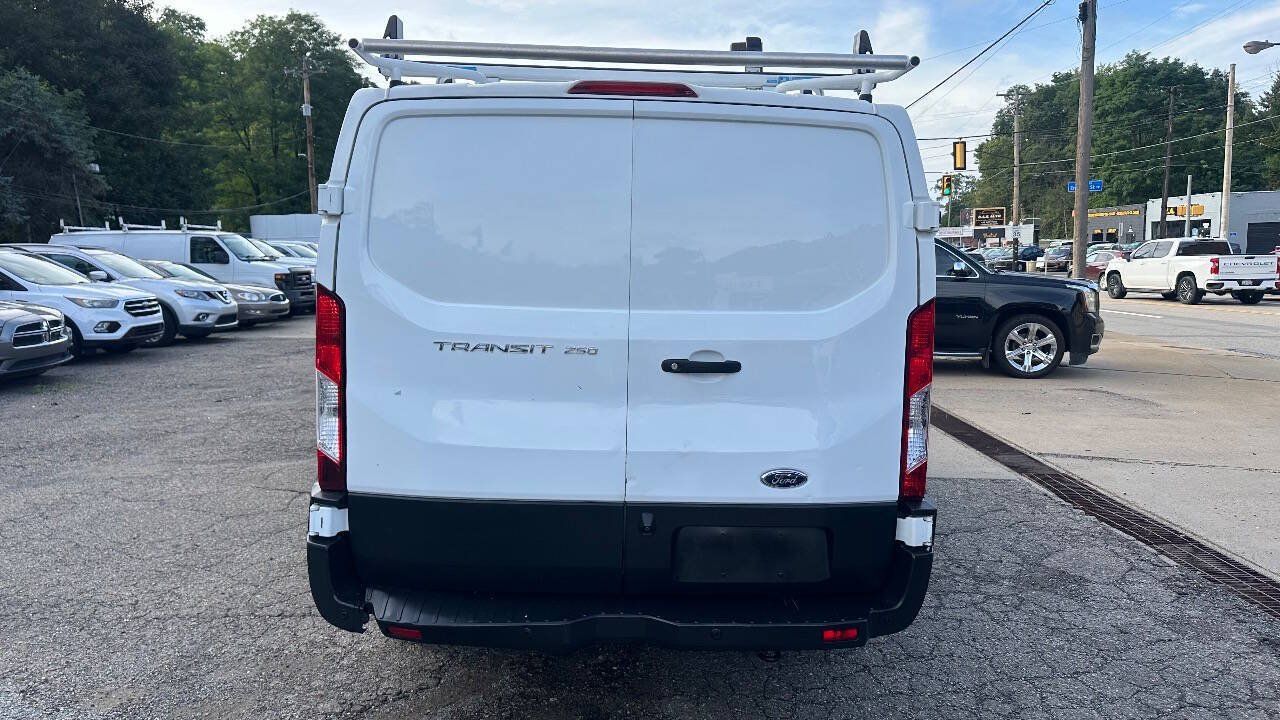 Used 2019 Ford Transit 250 130 Low Roof RWD image 6