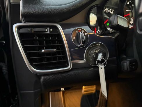 Used 2015 Porsche Panamera 4 image 21