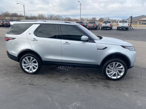 Used 2019 Land Rover Discovery HSE Luxury image 2