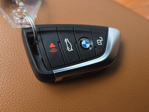 Used 2024 BMW 430i Convertible w/ M Sport Package RWD image 16