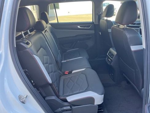 New 2026 Volkswagen Atlas Peak Edition image 31