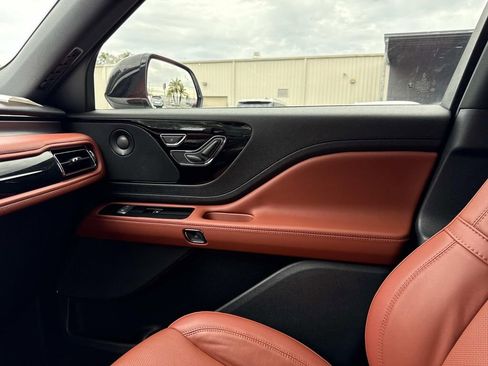 New 2025 Lincoln Aviator Reserve image 23