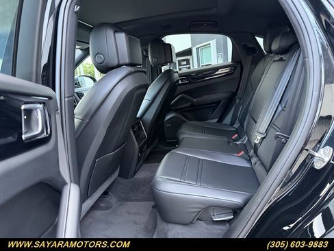 Used 2021 Porsche Cayenne Coupe image 44