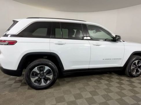 Used 2022 Jeep Grand Cherokee Limited 4xe w/ Luxury Tech Group II AWD/4WD image 4