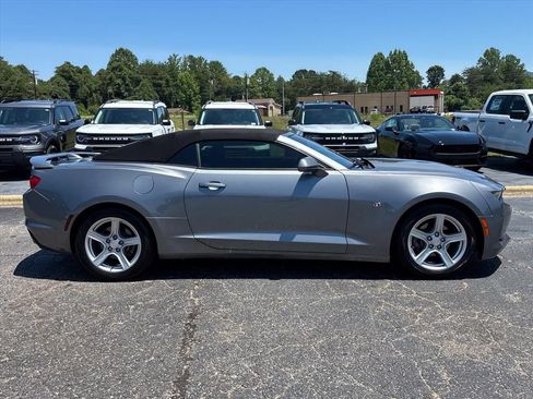 Used 2019 Chevrolet Camaro LT RWD image 8