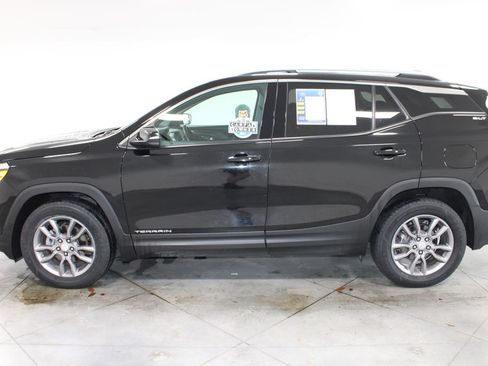Used 2024 GMC Terrain SLT image 6
