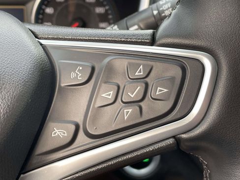 Used 2023 Chevrolet Equinox Premier image 28