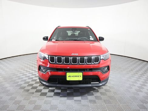 Used 2024 Jeep Compass Latitude AWD/4WD image 10