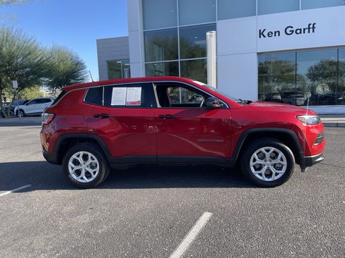 Used 2024 Jeep Compass Sport image 6