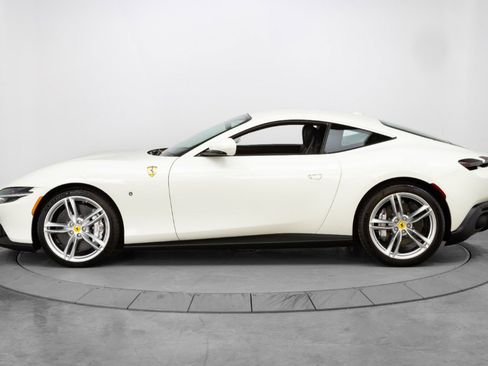 Certified 2022 Ferrari Roma image 4
