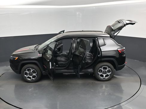 Used 2022 Jeep Compass Trailhawk w/ Trailhawk Elite Group AWD/4WD image 17