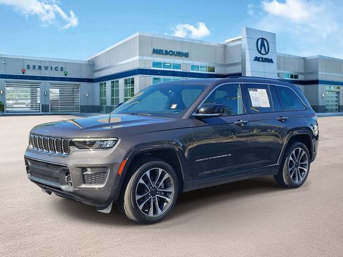 Used 2023 Jeep Grand Cherokee Overland w/ Luxury Tech Group IV image 3