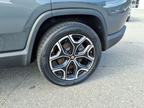 Used 2024 Rivian R1S Adventure AWD/4WD image 11