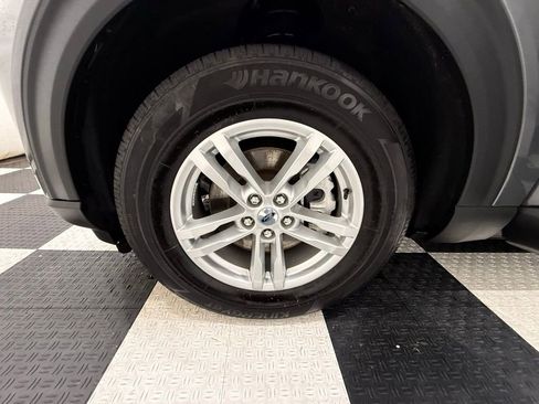 Used 2022 Ford Explorer XLT w/ Equipment Group 202A image 11