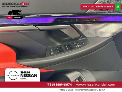 Used 2025 BMW M5 w/ Carbon Package image 17