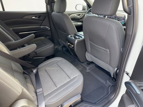 Certified 2025 Chevrolet Traverse LT w/ Sun and Wheel Package FWD image 29