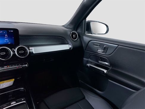New 2026 Mercedes-Benz GLB 250 4MATIC image 25