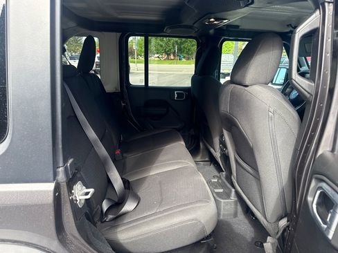Used 2023 Jeep Wrangler Unlimited w/ Cold Weather Group AWD/4WD image 12