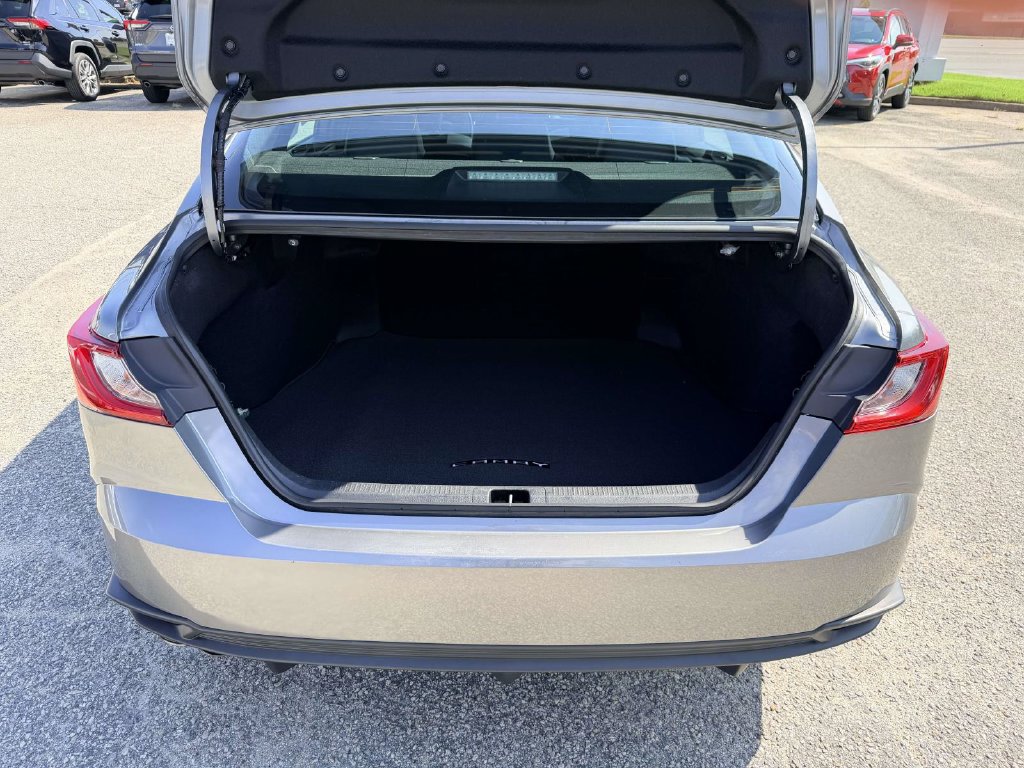 Certified 2025 Toyota Camry SE FWD image 15
