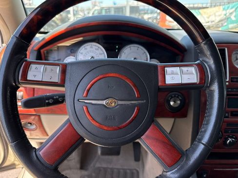 Used 2006 Chrysler 300 C w/ Protection Group II RWD image 24
