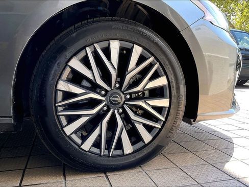 Used 2025 Nissan Altima 2.5 SV image 33