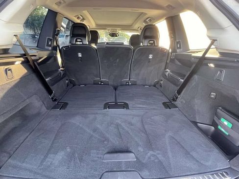 Certified 2025 Volvo XC90 T8 Plus w/ Protection Package Premier AWD/4WD image 10