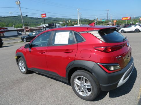 Used 2022 Hyundai Kona SE image 5