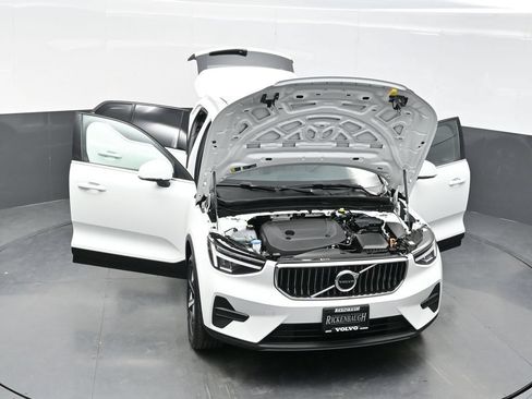 Used 2025 Volvo XC40 B5 Core AWD/4WD image 37
