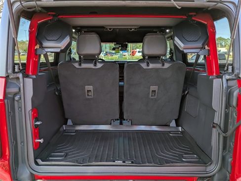 Used 2023 Ford Bronco Black Diamond image 11