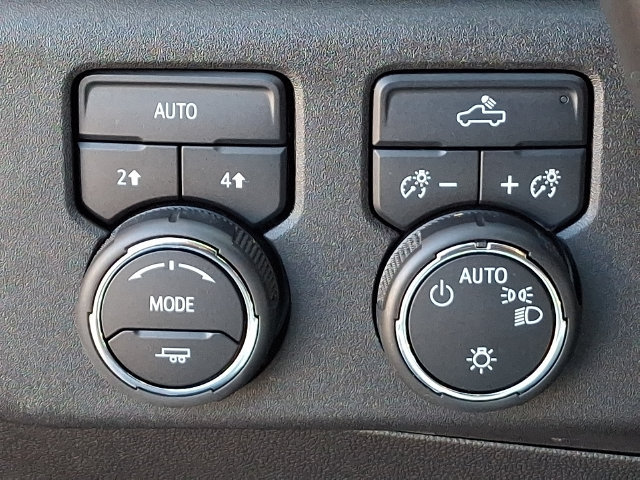 Used 2023 Chevrolet Silverado 1500 LT AWD/4WD image 27