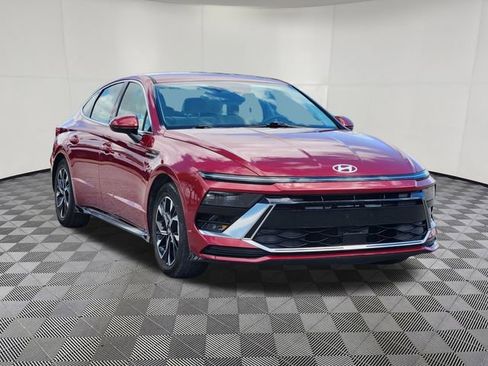 Used 2024 Hyundai Sonata SEL FWD image 2