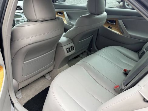 Used 2007 Toyota Camry XLE FWD image 10