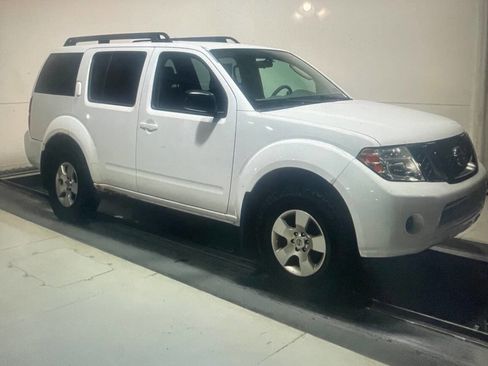 Used 2010 Nissan Pathfinder S AWD/4WD image 6