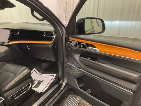 Used 2024 Jeep Grand Wagoneer L Series III image 25