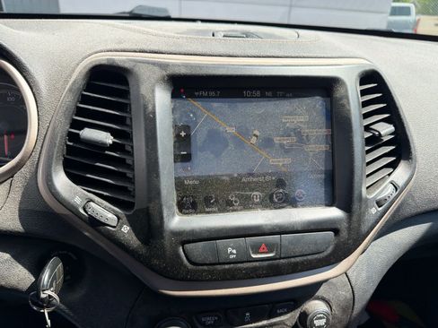 Used 2016 Jeep Cherokee Latitude w/ Safety/Convenience Group AWD/4WD image 2