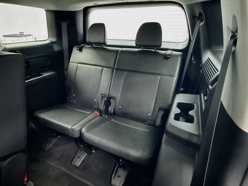 Used 2025 Hyundai Santa Fe SEL FWD image 27
