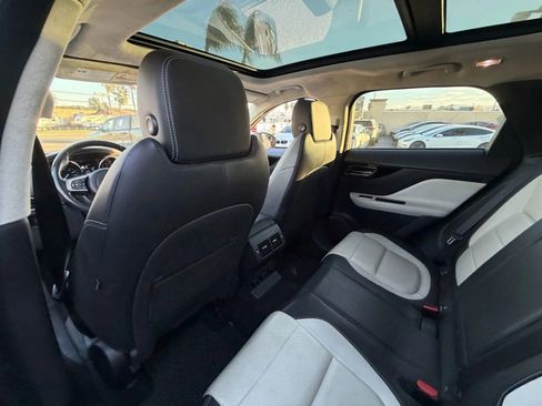 Used 2019 Jaguar F-PACE R-Sport image 25