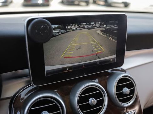 Used 2016 Mercedes-Benz GLC 300 4MATIC image 34