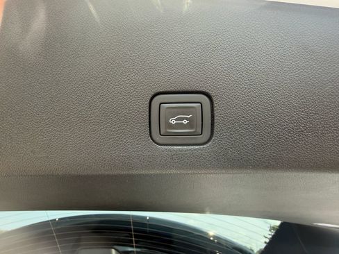 Used 2024 Cadillac XT6 Premium Luxury w/ LPO, Floor Liner Package AWD/4WD image 15