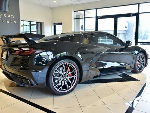 Used 2025 Chevrolet Corvette Stingray Coupe w/ 1LT RWD image 6