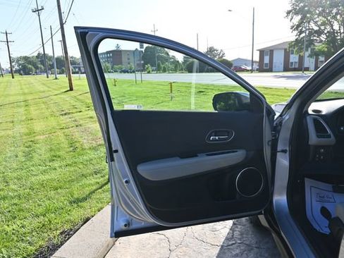 Used 2019 Honda HR-V EX image 25